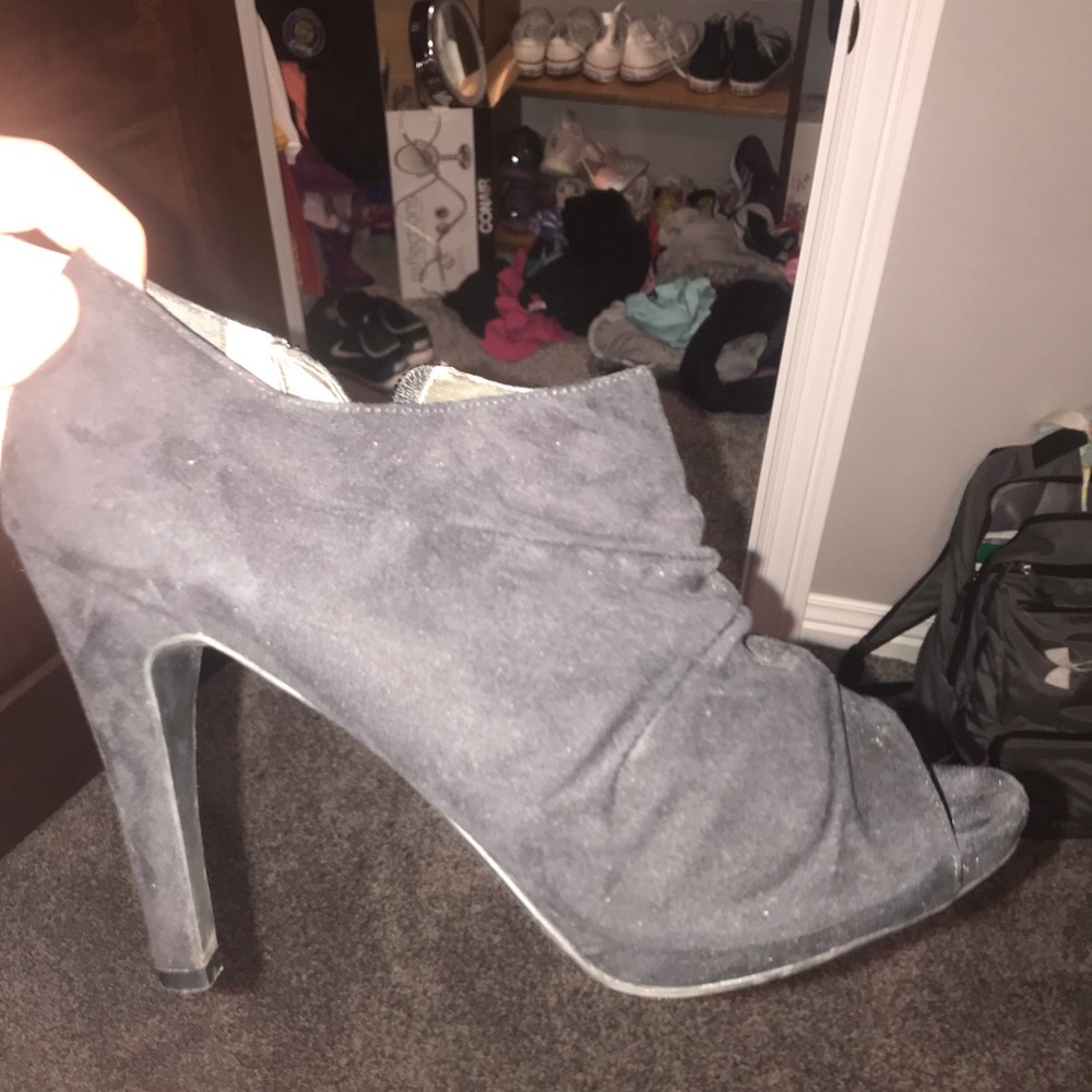 Heals - Picture 2 of 2